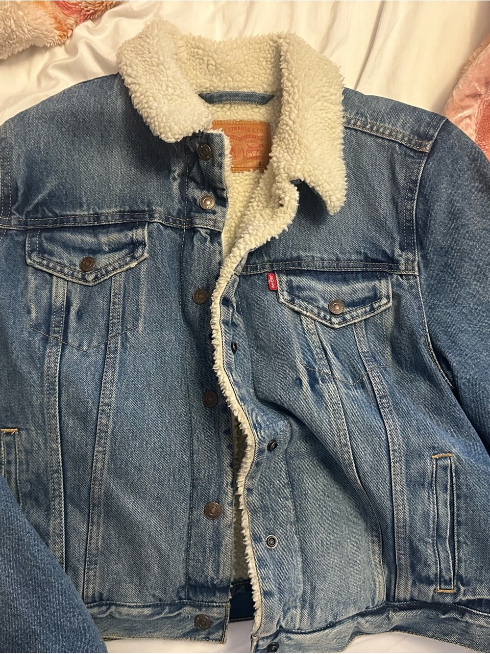 Levi's Light Blue Denim Jacket with Cream Sherpa Collar (unworn like new)
